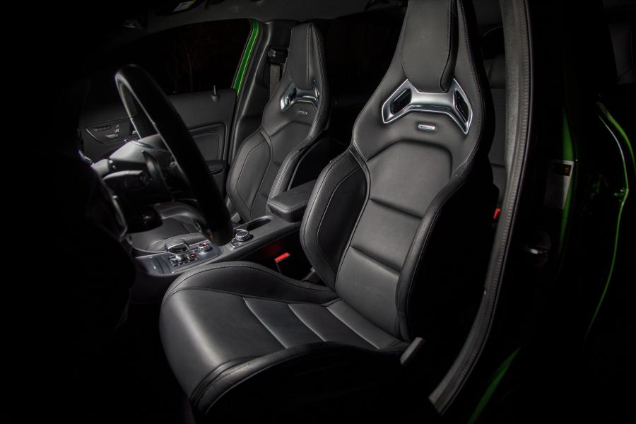 Интерьер Mercedes-AMG GLA45 4Matic (X156) 2017 года  (NA) (фото 11 из 31)